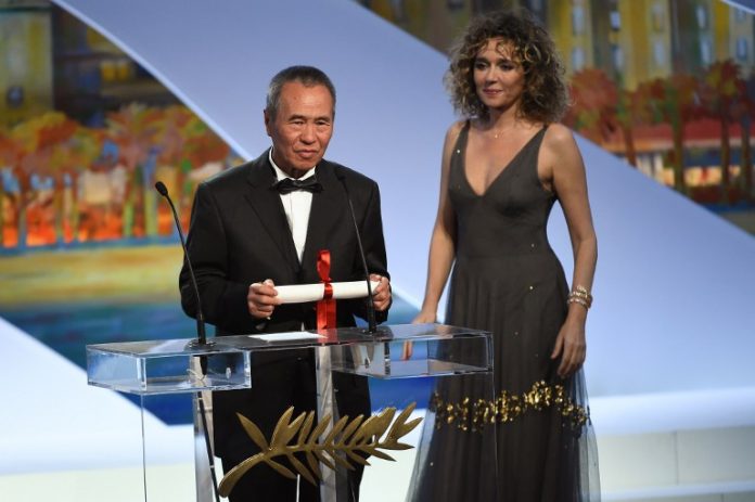 Le réalisateur Hou Hsiao-hsien (侯孝賢) lors de la 68ème édition du festival de Cannes en France (Image AFP / ANNE-CHRISTINE POUJOULAT)