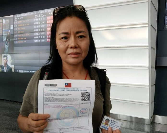 Huang Yen avec une autorisation temporaire pour rentrer sur le territoire taiwanais Image Taiwan Association for China Human Rights