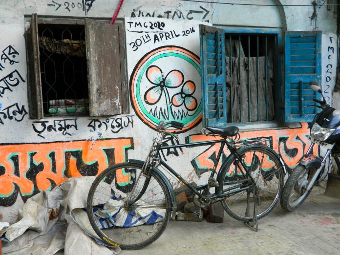 Publicité électorale murale du parti régional All India Trinamool Congress lors des élections législatives de 2016 (Image : Lisa Duffaud)