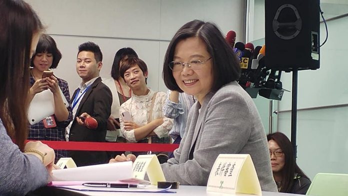 La présidente Tsai Ing-wen s’est officiellement inscrite à la primaire du Parti démocrate progressiste (DPP) en vue de participer aux élections présidentielles de 2020 (Image : RTI)