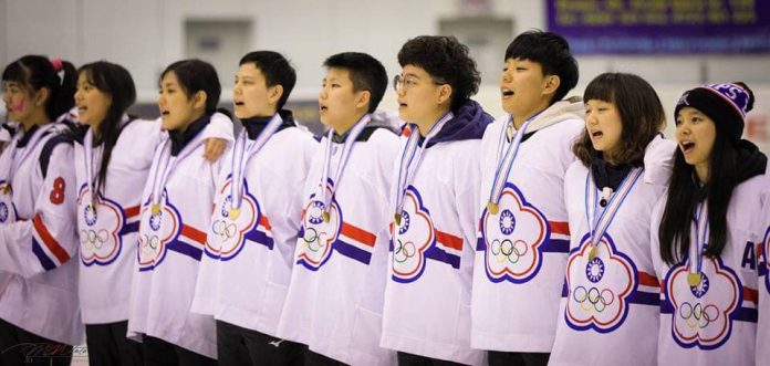 L'équipe taiwanaise de Hockey sur glace (Photo Facebook de la fédération de Hockey sur glace de Chinese Taipei)