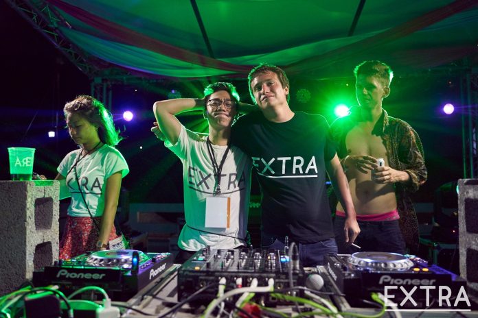 Les fondateurs de Extra Festival Noé Charmet et Vinatt Luangkhot aux platines (photo Extra Festival)