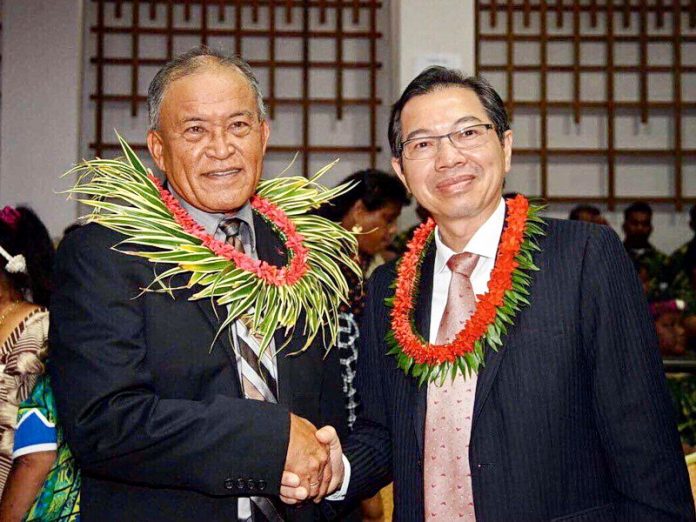 Le nouveau président David Kabua avec l'ambassadeur de la république de Chine aux Iles Marshalls (photo ministère des Affaires étrangères)
