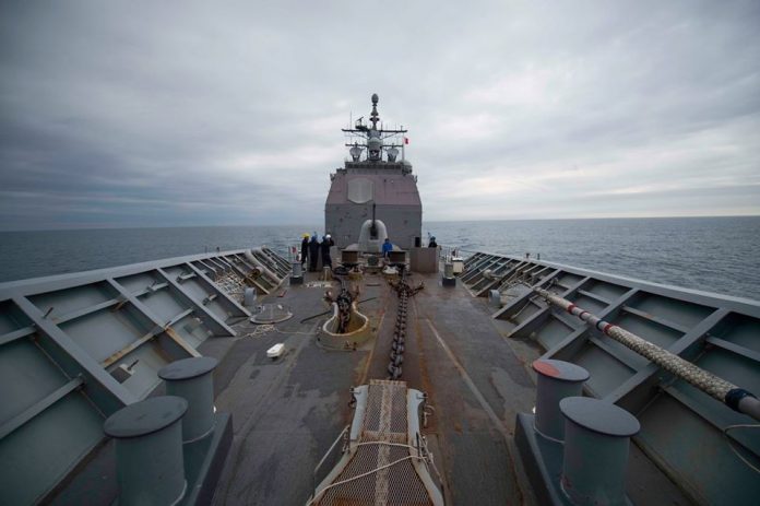 USS Chancellorsville CG-62 de la 7ème flotte américaine traversant le détroit de Taiwan (photo facebook)