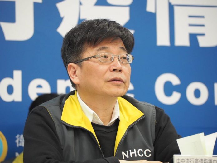 Chou Jih-haw lors de la conférence de presse quotidienne du CECC pendant l'épidémie de nouveau coronavirus (photo RTI)