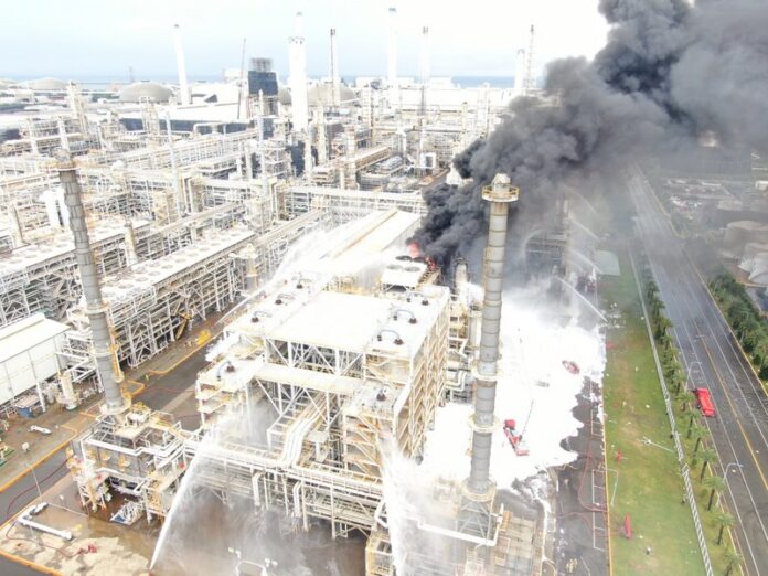 Une explosion au sein d'un complexe pétrochimique de la zone industrielle de Mailiao (Yunlin) a été suivie d'un incendie, faisant trois blessés (Image : Caserne des pompiers de Yunlin)